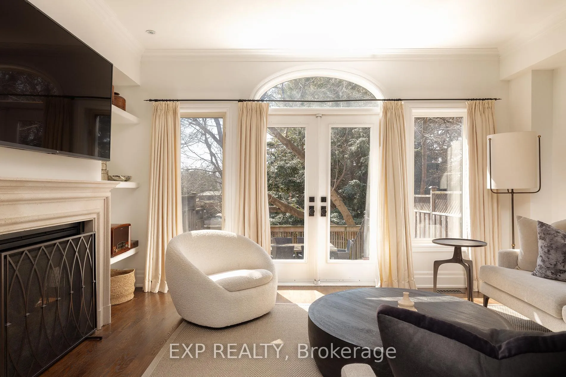 Photo 9 of 31 Brownstone Lane, Etobicoke, Kingsway South — HOMEH
