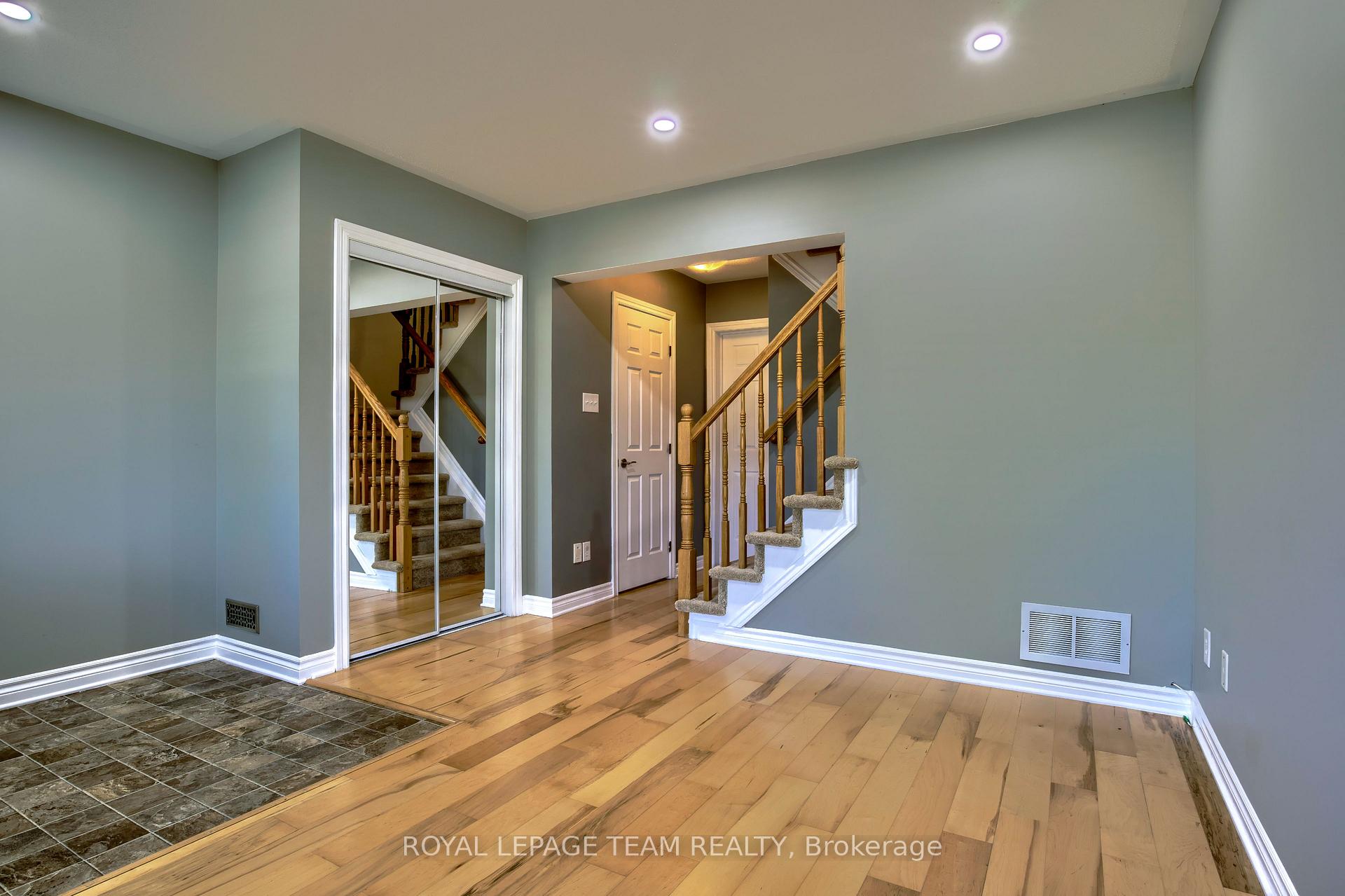 Photo 5 of 3867 Strandherd Drive, Ottawa, Barrhaven - Heritage Park — HOMEH