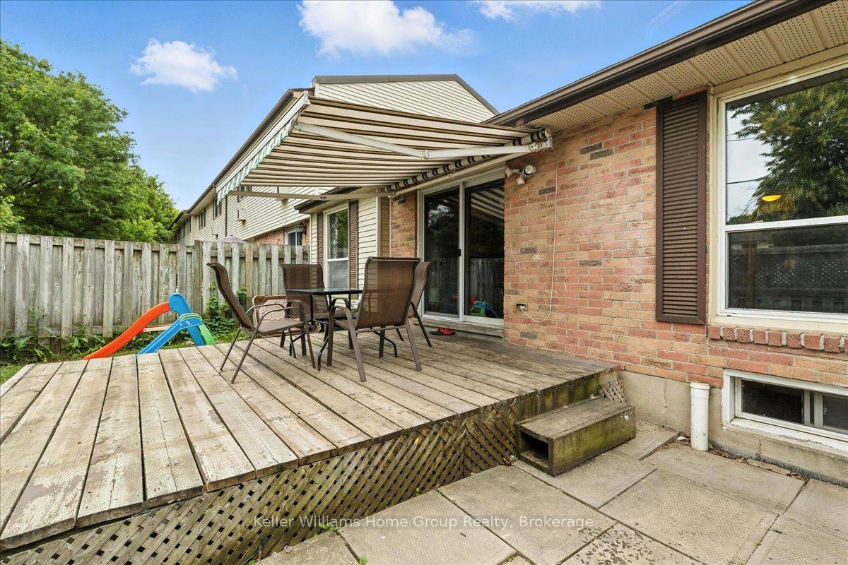 Photo 2 of Unit 10, 40 Silvercreek Parkway N, Guelph, Junction/Onward Willow — HOMEH