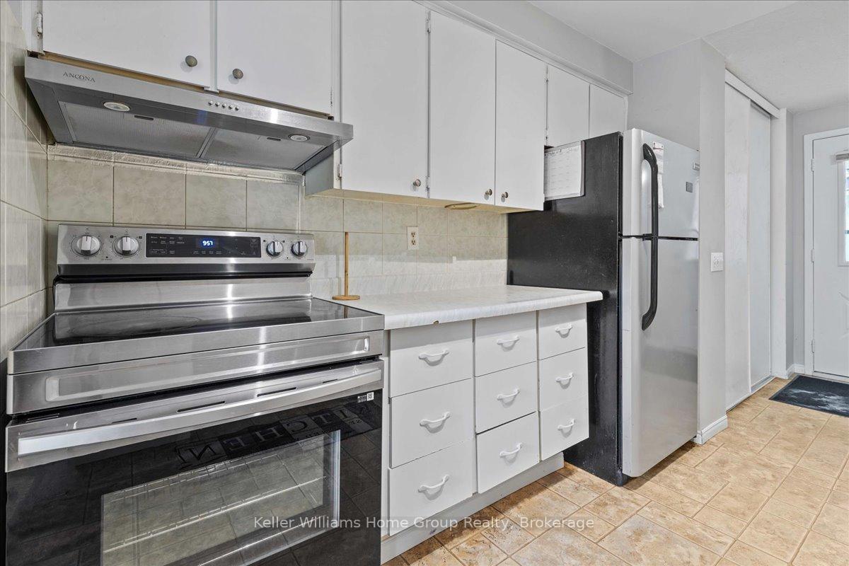 Photo 6 of Unit 10, 40 Silvercreek Parkway N, Guelph, Junction/Onward Willow — HOMEH