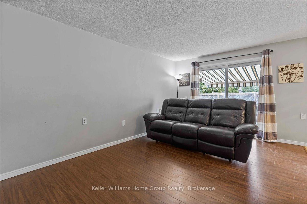 Photo 10 of Unit 10, 40 Silvercreek Parkway N, Guelph, Junction/Onward Willow — HOMEH