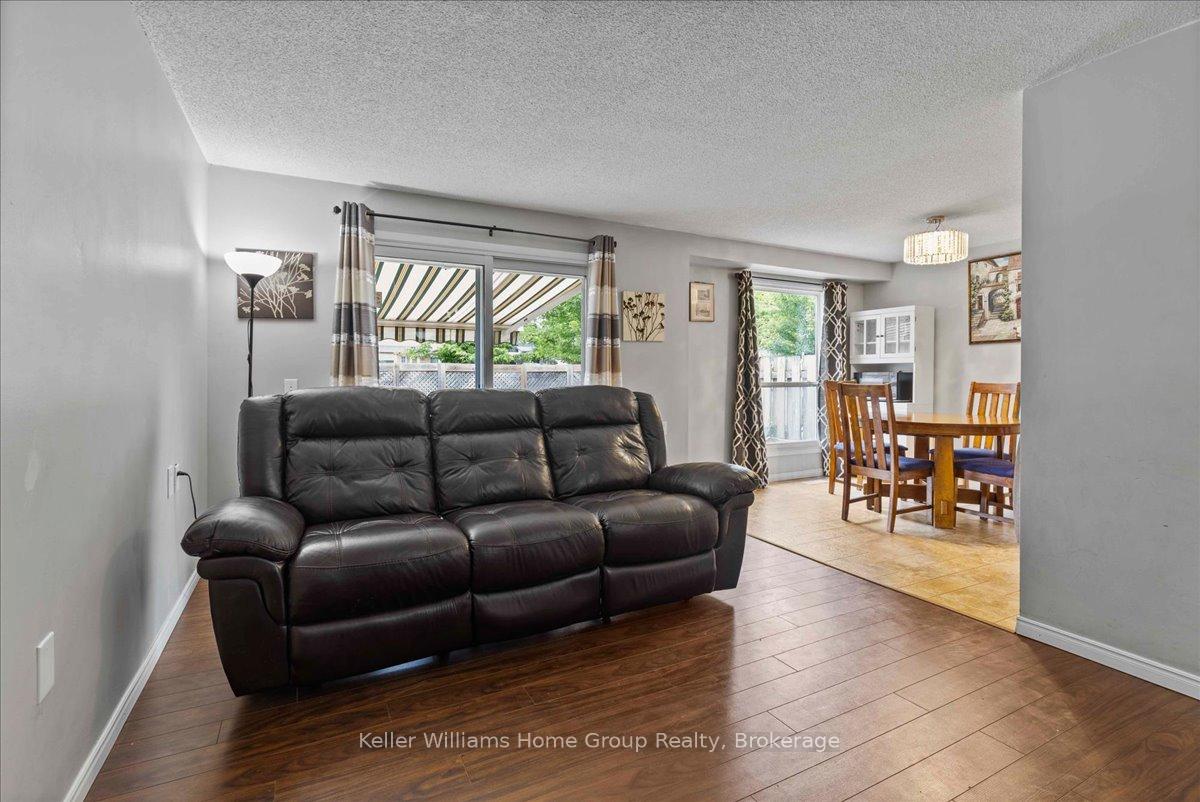 Photo 11 of Unit 10, 40 Silvercreek Parkway N, Guelph, Junction/Onward Willow — HOMEH