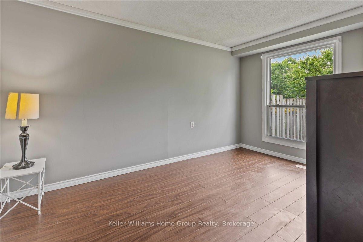 Photo 13 of Unit 10, 40 Silvercreek Parkway N, Guelph, Junction/Onward Willow — HOMEH