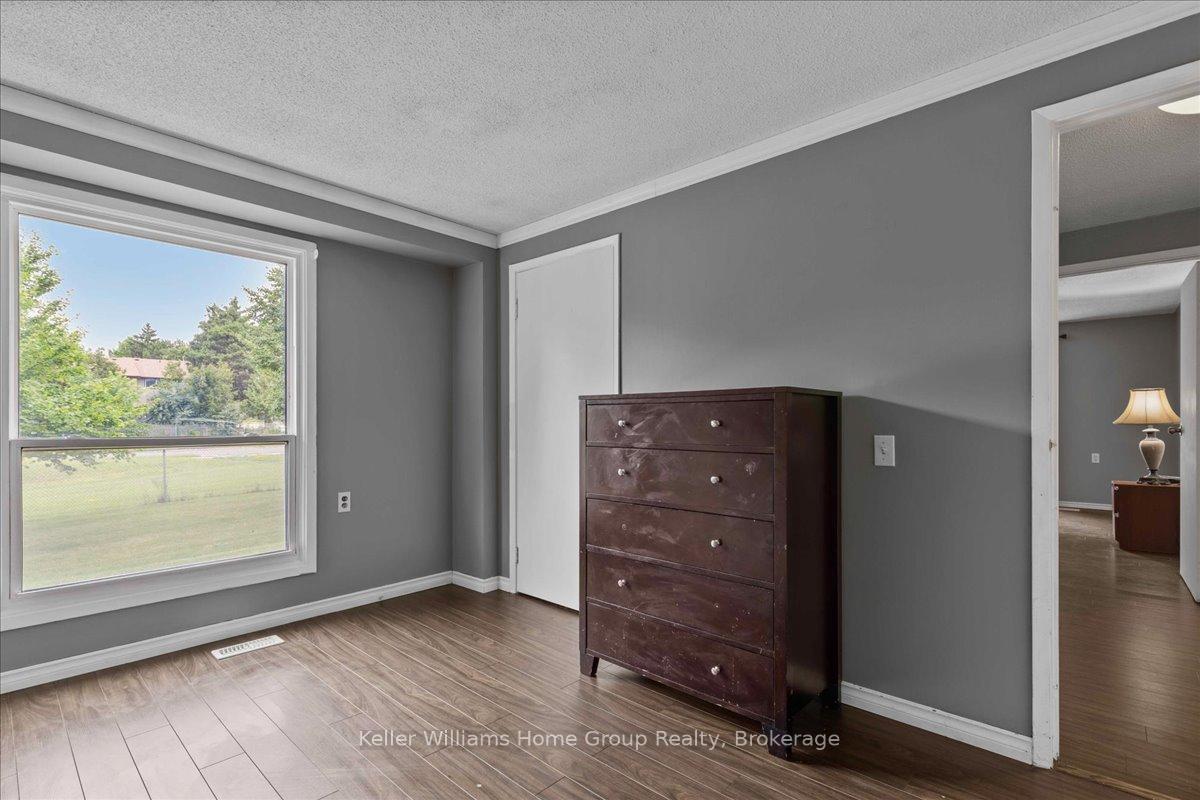 Photo 15 of Unit 10, 40 Silvercreek Parkway N, Guelph, Junction/Onward Willow — HOMEH