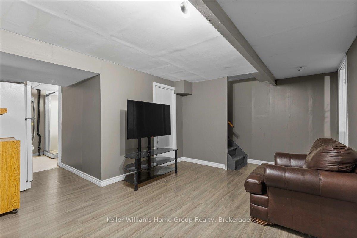 Photo 23 of Unit 10, 40 Silvercreek Parkway N, Guelph, Junction/Onward Willow — HOMEH