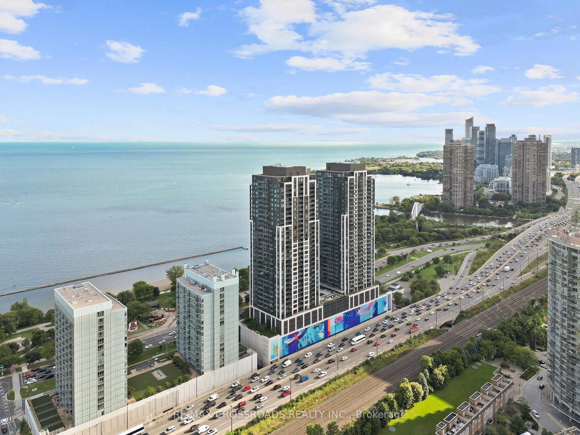 Front of Unit 2101, 1926 Lake Shore Boulevard W
