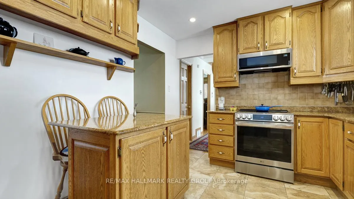 Photo 7 of 12 Woodhill Crescent, Ottawa, Blackburn Hamlet — HOMEH