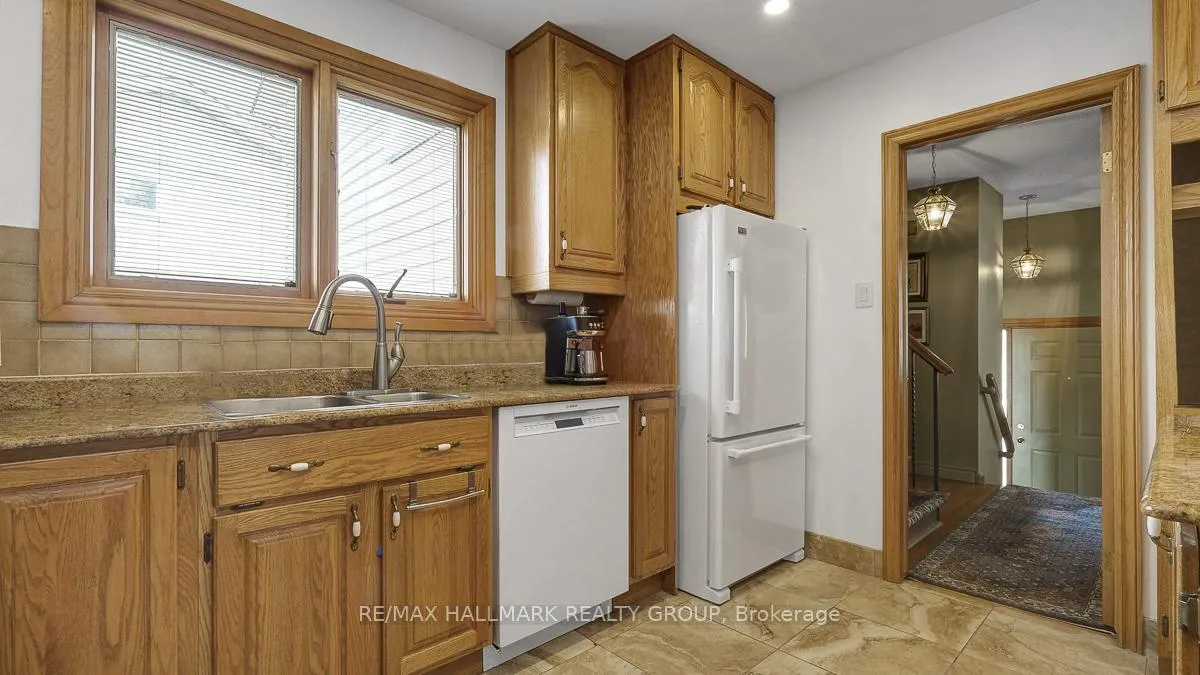 Photo 8 of 12 Woodhill Crescent, Ottawa, Blackburn Hamlet — HOMEH