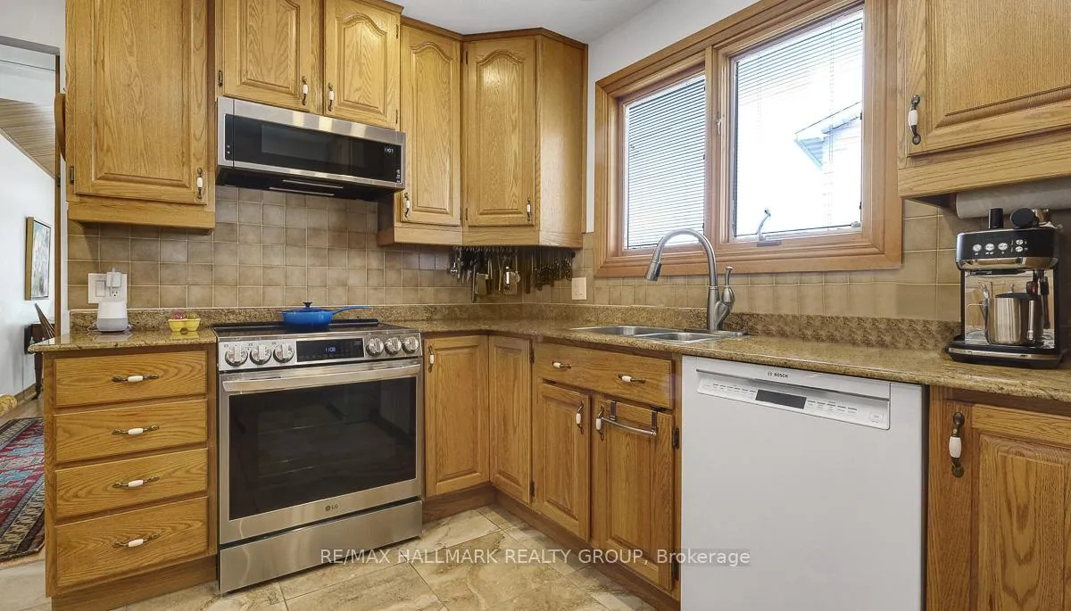 Photo 9 of 12 Woodhill Crescent, Ottawa, Blackburn Hamlet — HOMEH