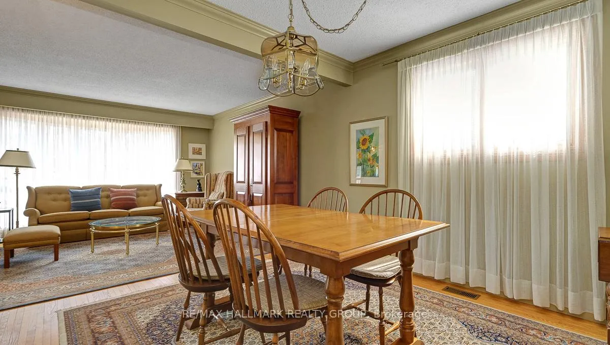 Photo 14 of 12 Woodhill Crescent, Ottawa, Blackburn Hamlet — HOMEH