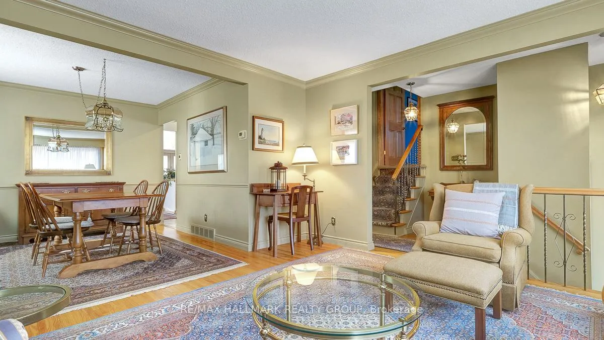 Photo 15 of 12 Woodhill Crescent, Ottawa, Blackburn Hamlet — HOMEH