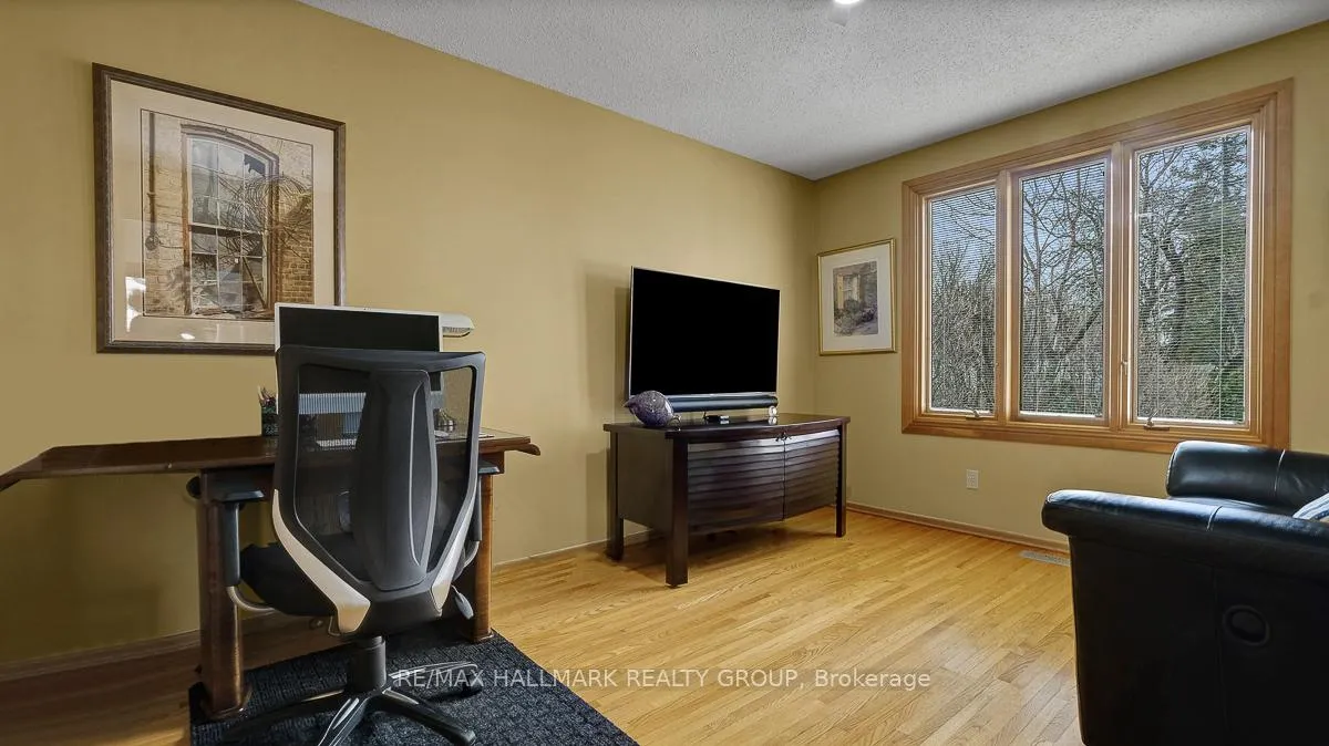 Photo 24 of 12 Woodhill Crescent, Ottawa, Blackburn Hamlet — HOMEH