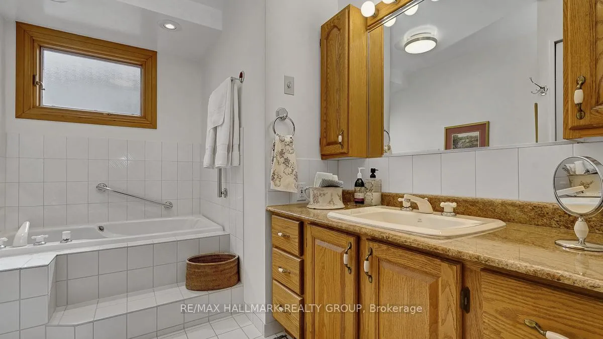 Photo 26 of 12 Woodhill Crescent, Ottawa, Blackburn Hamlet — HOMEH