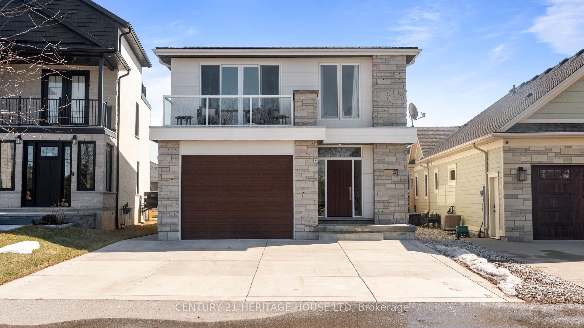 Front of Unit 21, 80 New Lakeshore Road