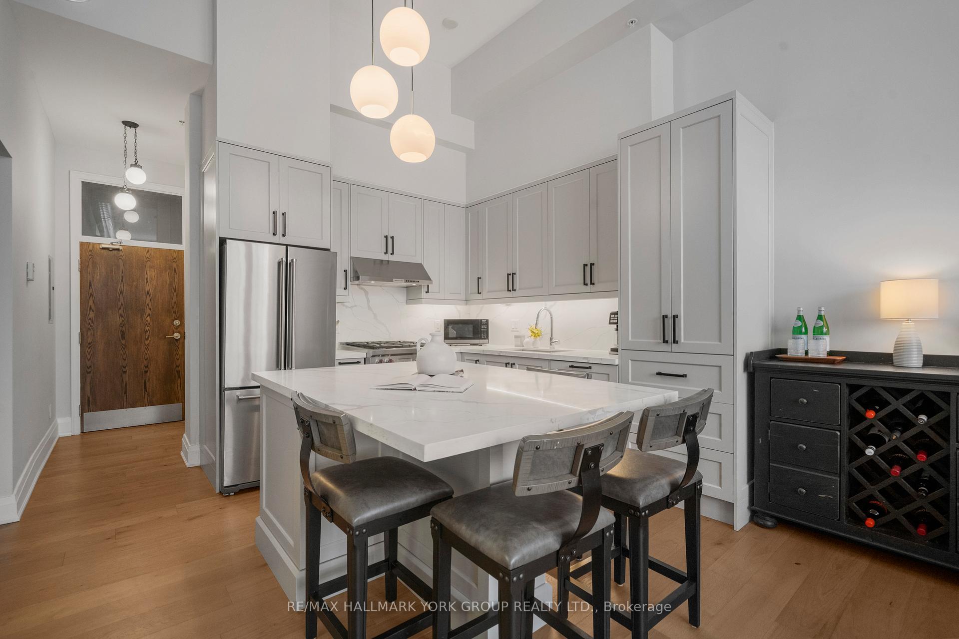 Photo 10 of Unit 206, 64 Wells Street, Aurora, Aurora Village — HOMEH