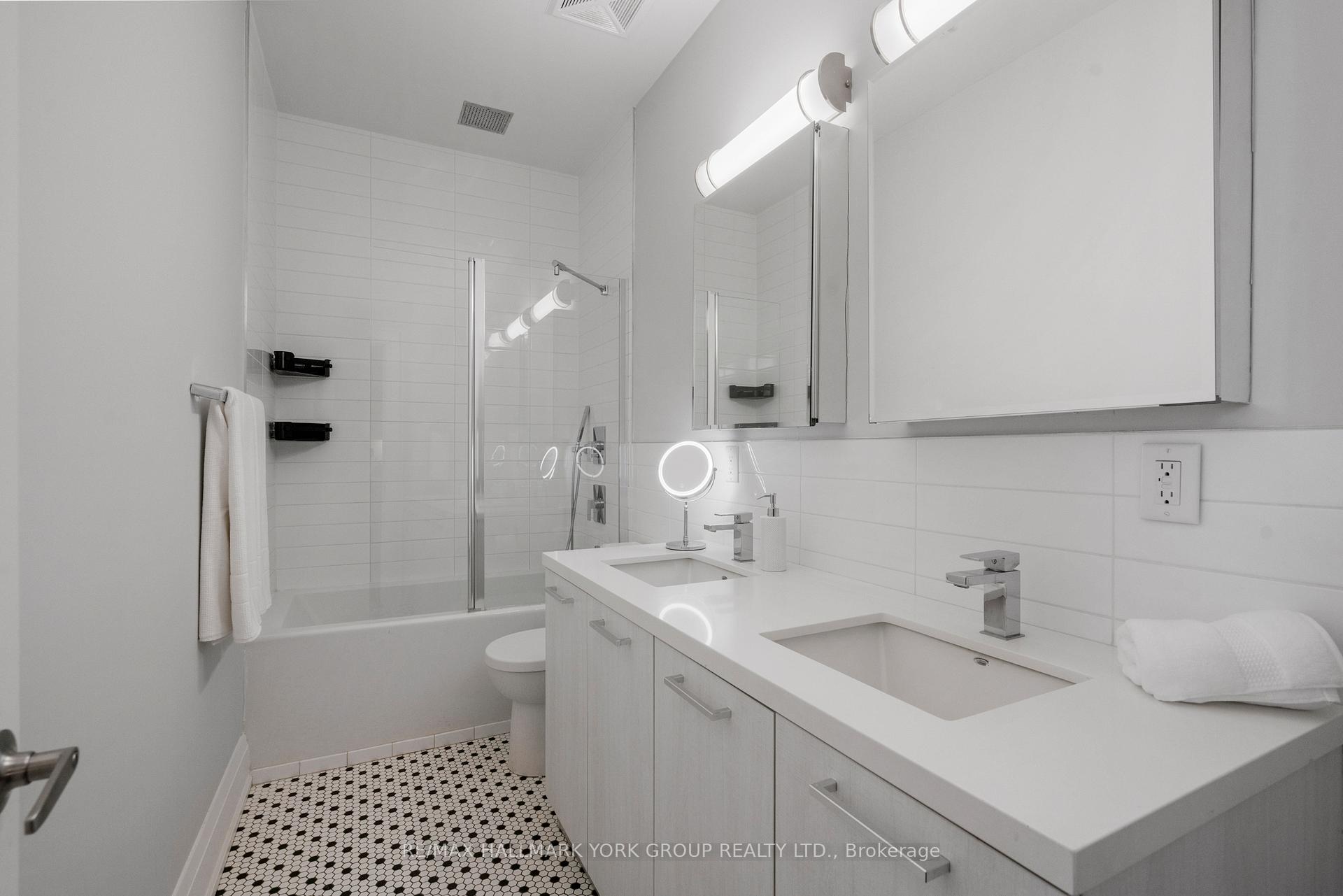 Photo 17 of Unit 206, 64 Wells Street, Aurora, Aurora Village — HOMEH