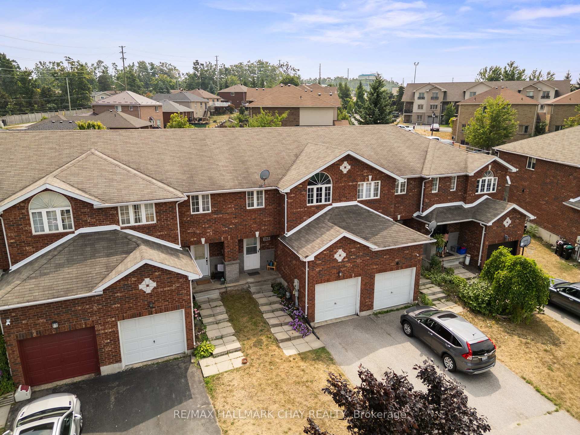 Photo 2 of 243 Stanley Street, Barrie, East Bayfield — HOMEH