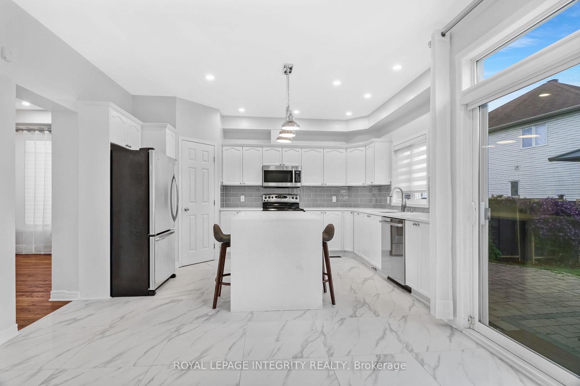 Photo 17 of 173 Lamplighters Drive, Ottawa, Barrhaven - Cedargrove/Fraserdale — HOMEH