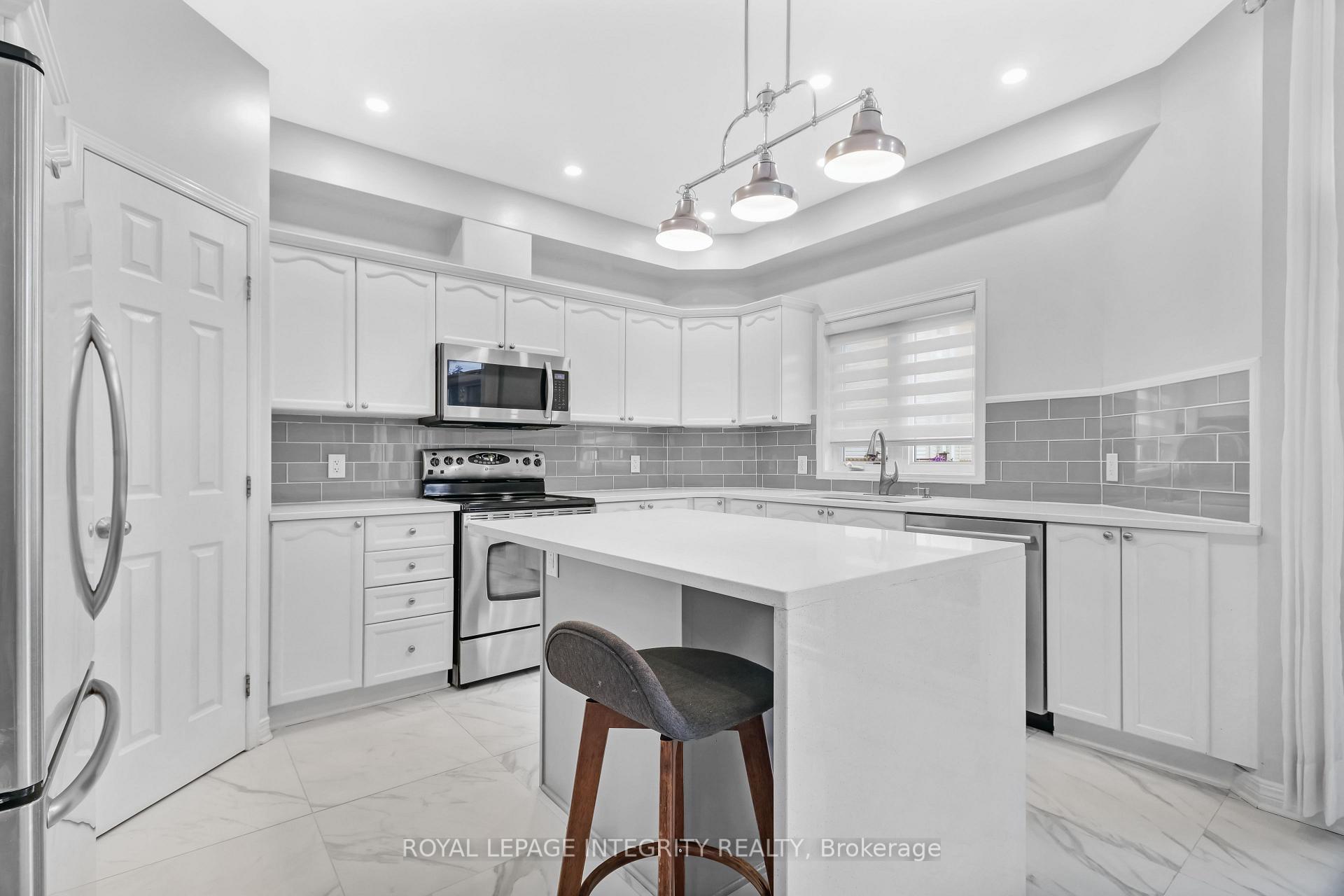 Photo 16 of 173 Lamplighters Drive, Ottawa, Barrhaven - Cedargrove/Fraserdale — HOMEH
