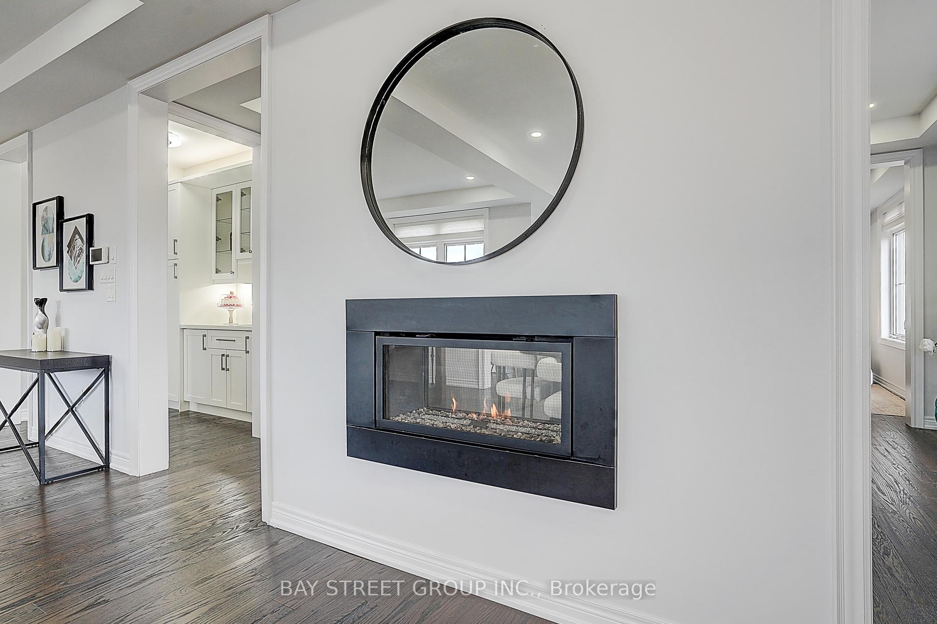 Photo 9 of 82 Conklin Crescent, Aurora, Rural Aurora — HOMEH
