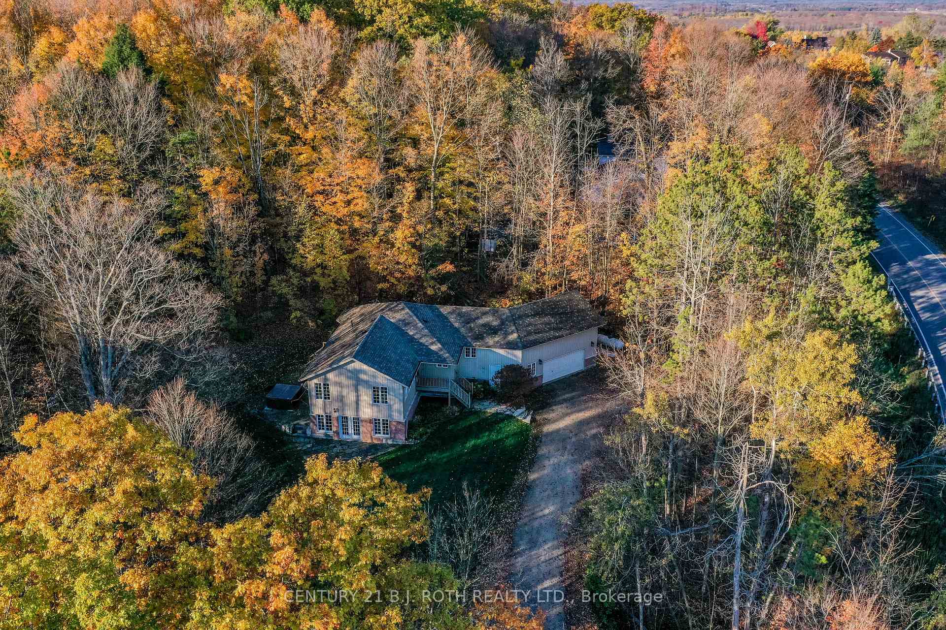 Front of 4927 25 Side Road