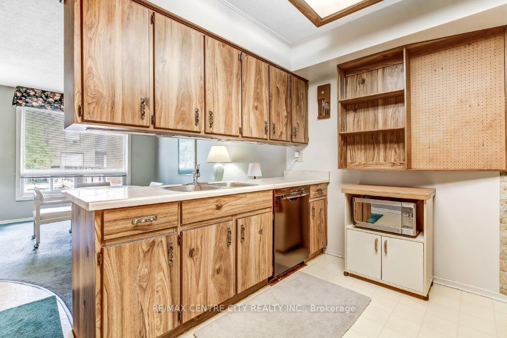 Photo 5 of 769 Berkshire Drive, London, South N — HOMEH
