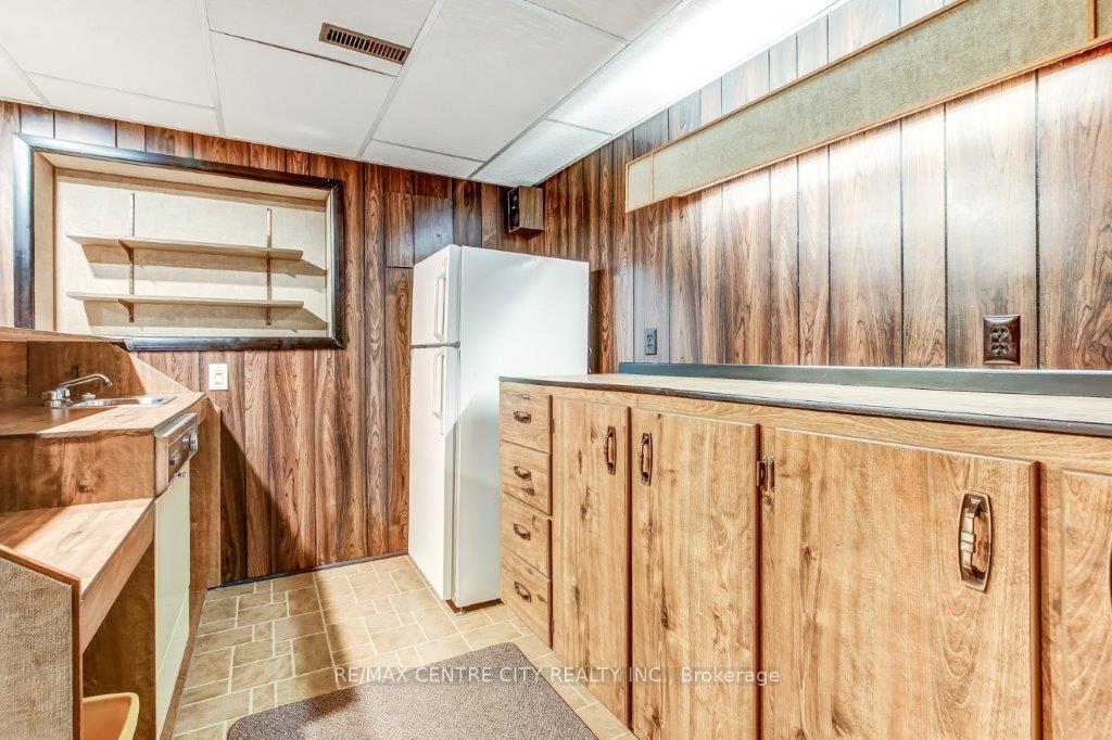 Photo 10 of 769 Berkshire Drive, London, South N — HOMEH