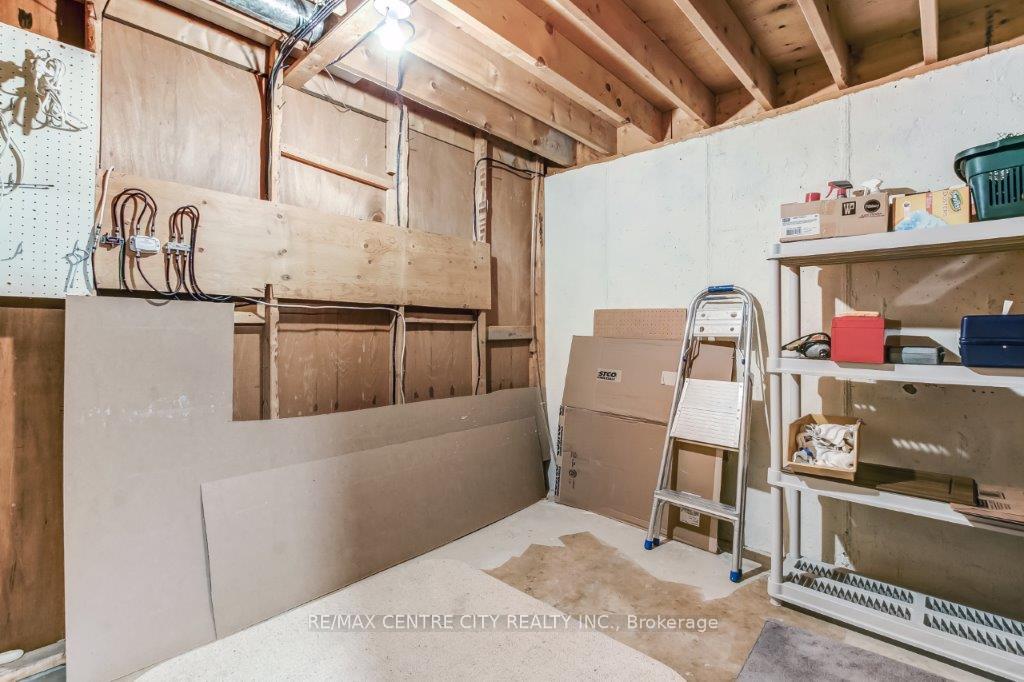 Photo 12 of 769 Berkshire Drive, London, South N — HOMEH