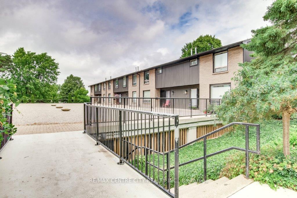 Photo 18 of 769 Berkshire Drive, London, South N — HOMEH