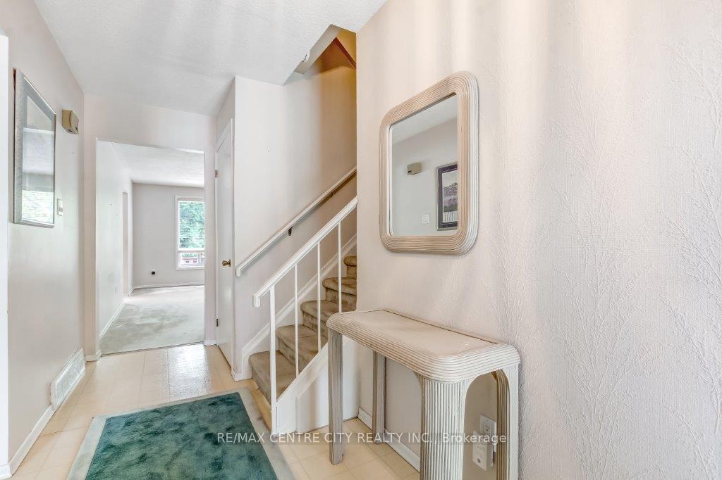 Photo 21 of 769 Berkshire Drive, London, South N — HOMEH