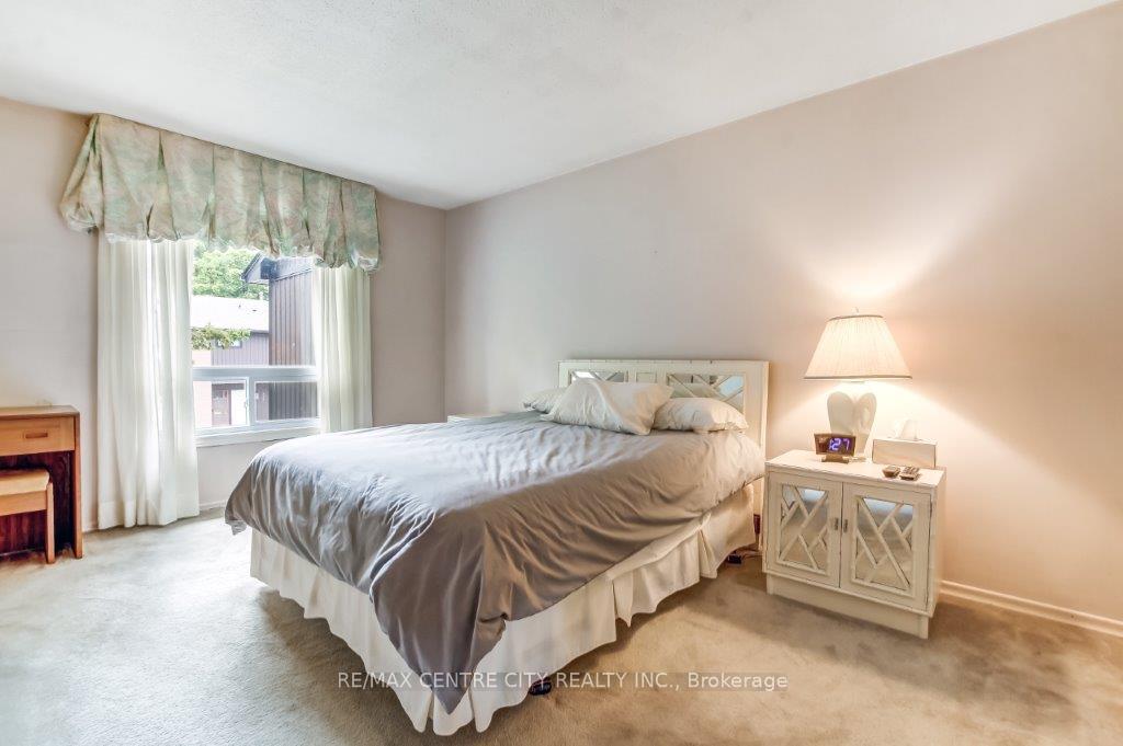 Photo 28 of 769 Berkshire Drive, London, South N — HOMEH
