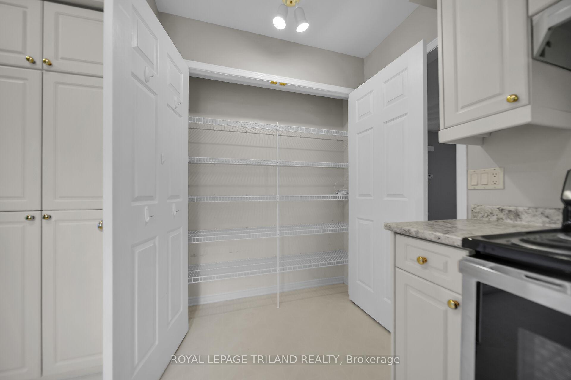 Photo 12 of Unit 4, 1499 Byron Baseline Road, London, South B — HOMEH