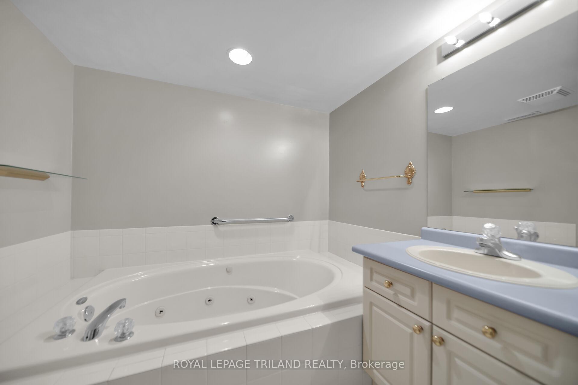 Photo 29 of Unit 4, 1499 Byron Baseline Road, London, South B — HOMEH