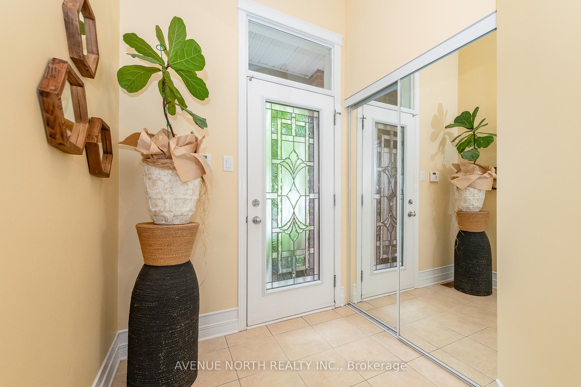 Photo 2 of 92 Encore Private, Ottawa, City View/Skyline/Fisher Heights/Parkwood Hills — HOMEH