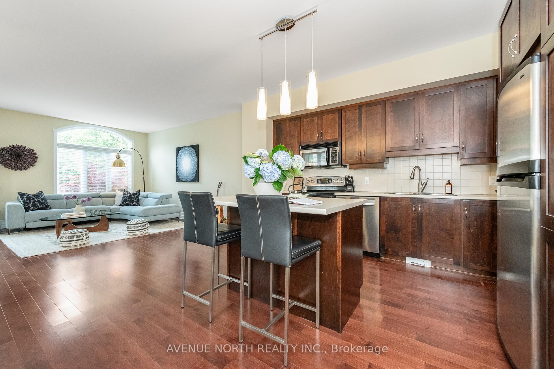 Photo 5 of 92 Encore Private, Ottawa, City View/Skyline/Fisher Heights/Parkwood Hills — HOMEH