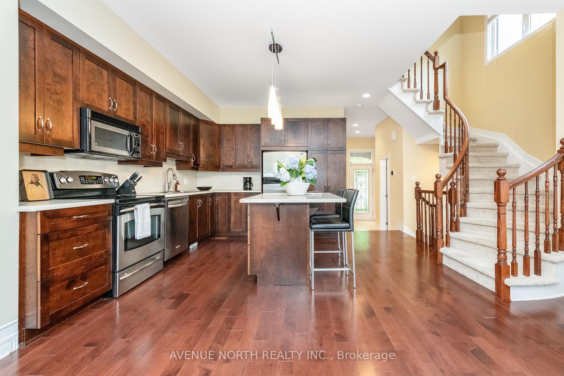 Photo 7 of 92 Encore Private, Ottawa, City View/Skyline/Fisher Heights/Parkwood Hills — HOMEH
