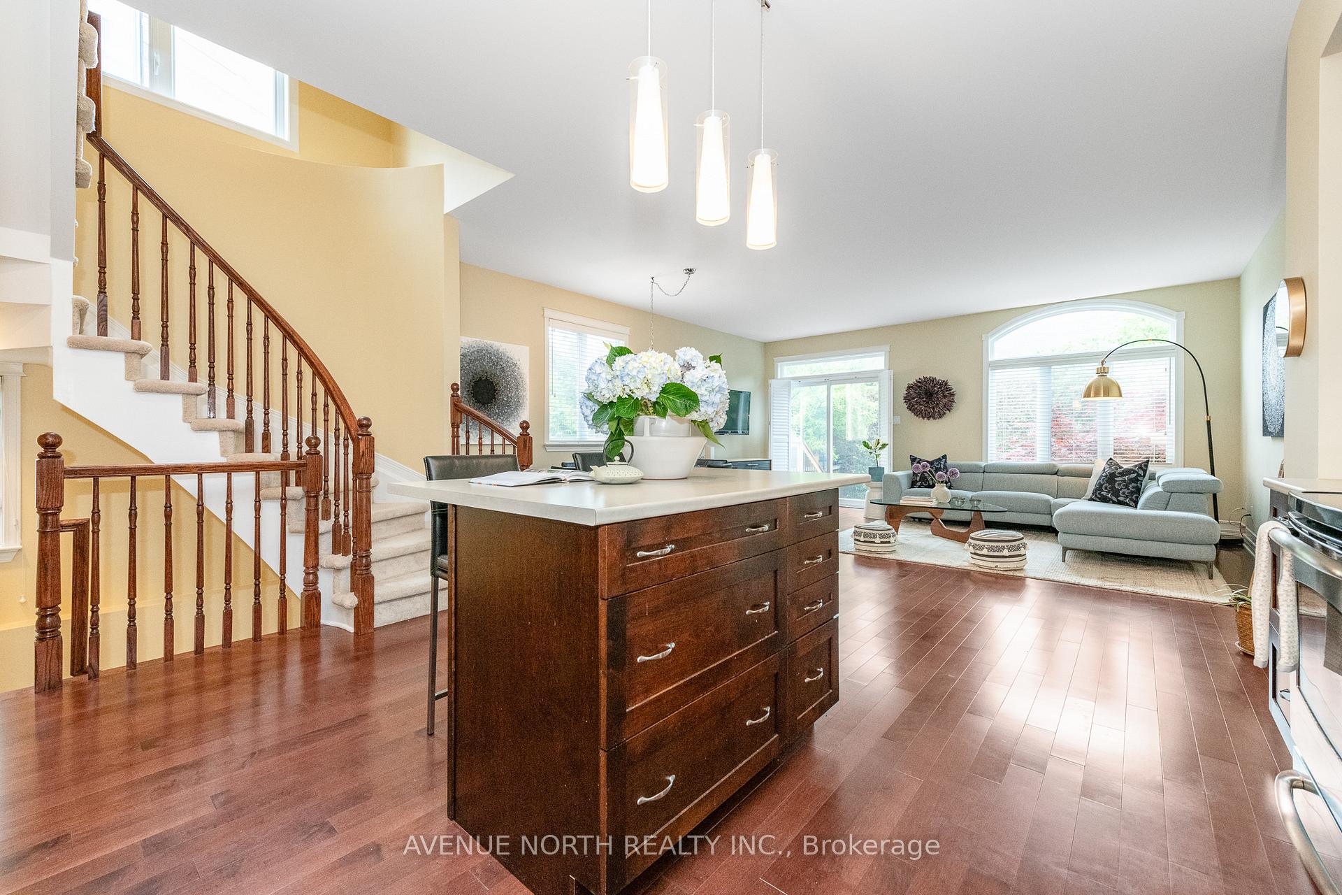 Photo 6 of 92 Encore Private, Ottawa, City View/Skyline/Fisher Heights/Parkwood Hills — HOMEH