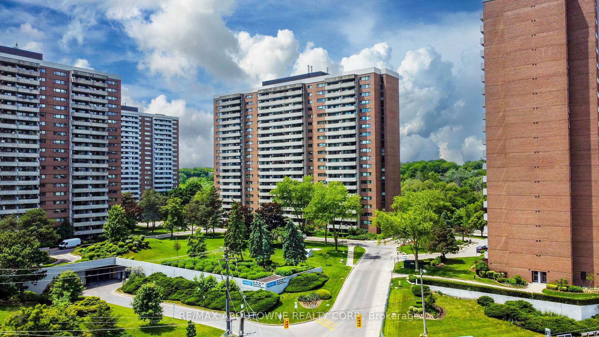 Photo 2 of Unit 1006, 260 Scarlett Road, Toronto, Rockcliffe-Smythe — HOMEH