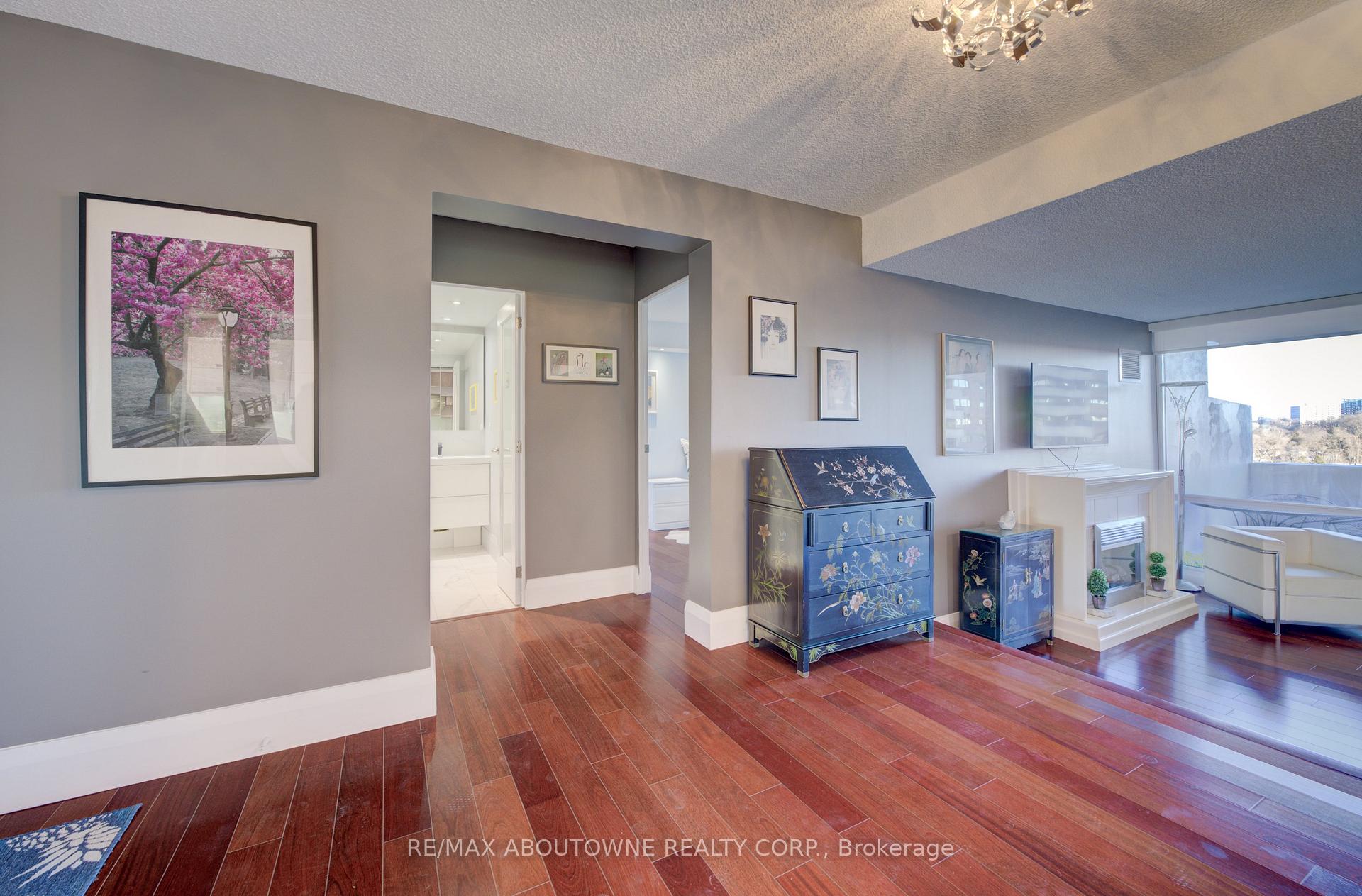 Photo 17 of Unit 1006, 260 Scarlett Road, Toronto, Rockcliffe-Smythe — HOMEH