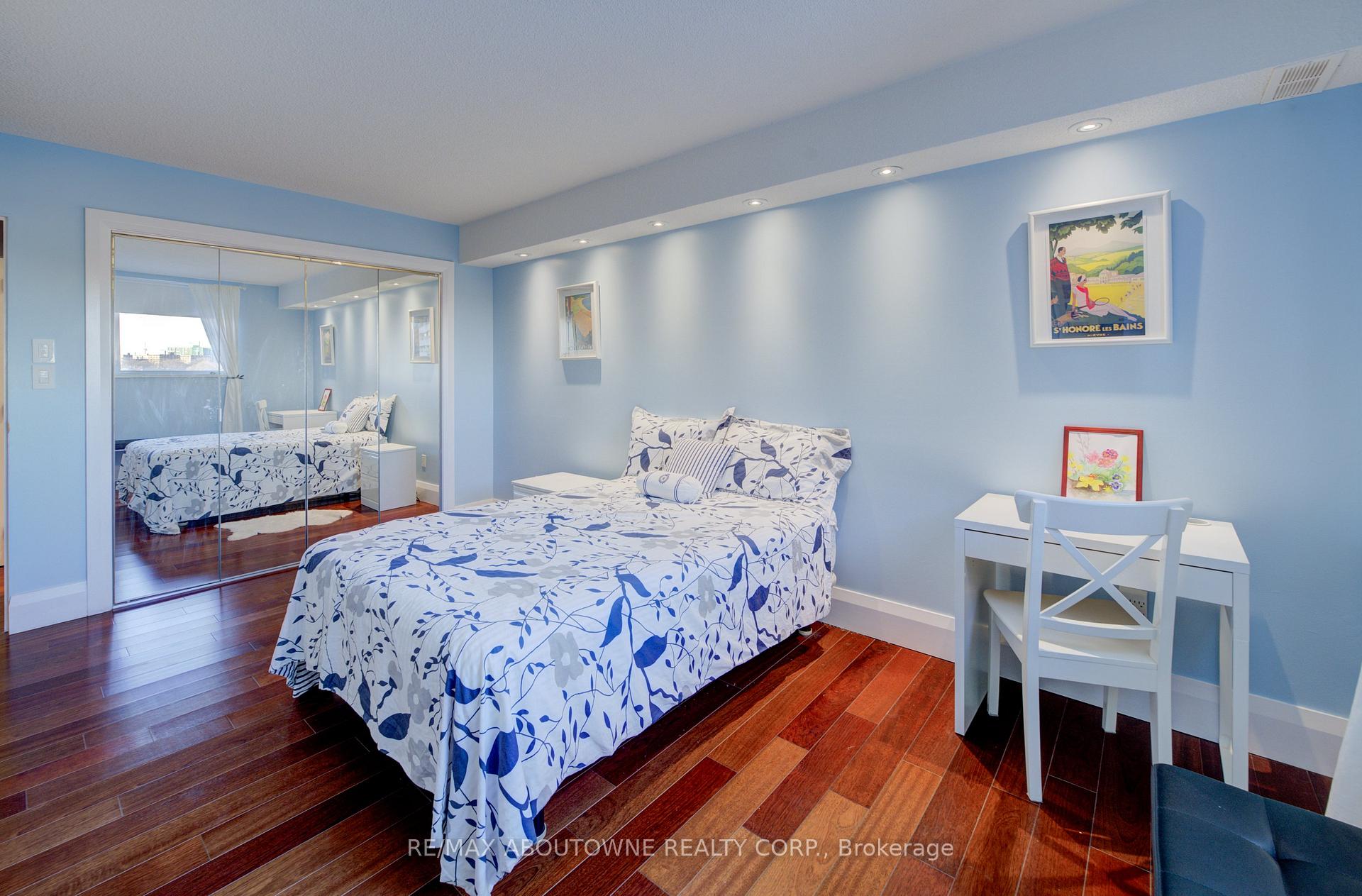 Photo 19 of Unit 1006, 260 Scarlett Road, Toronto, Rockcliffe-Smythe — HOMEH