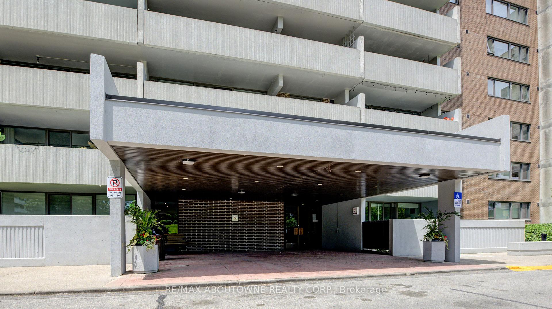 Photo 31 of Unit 1006, 260 Scarlett Road, Toronto, Rockcliffe-Smythe — HOMEH