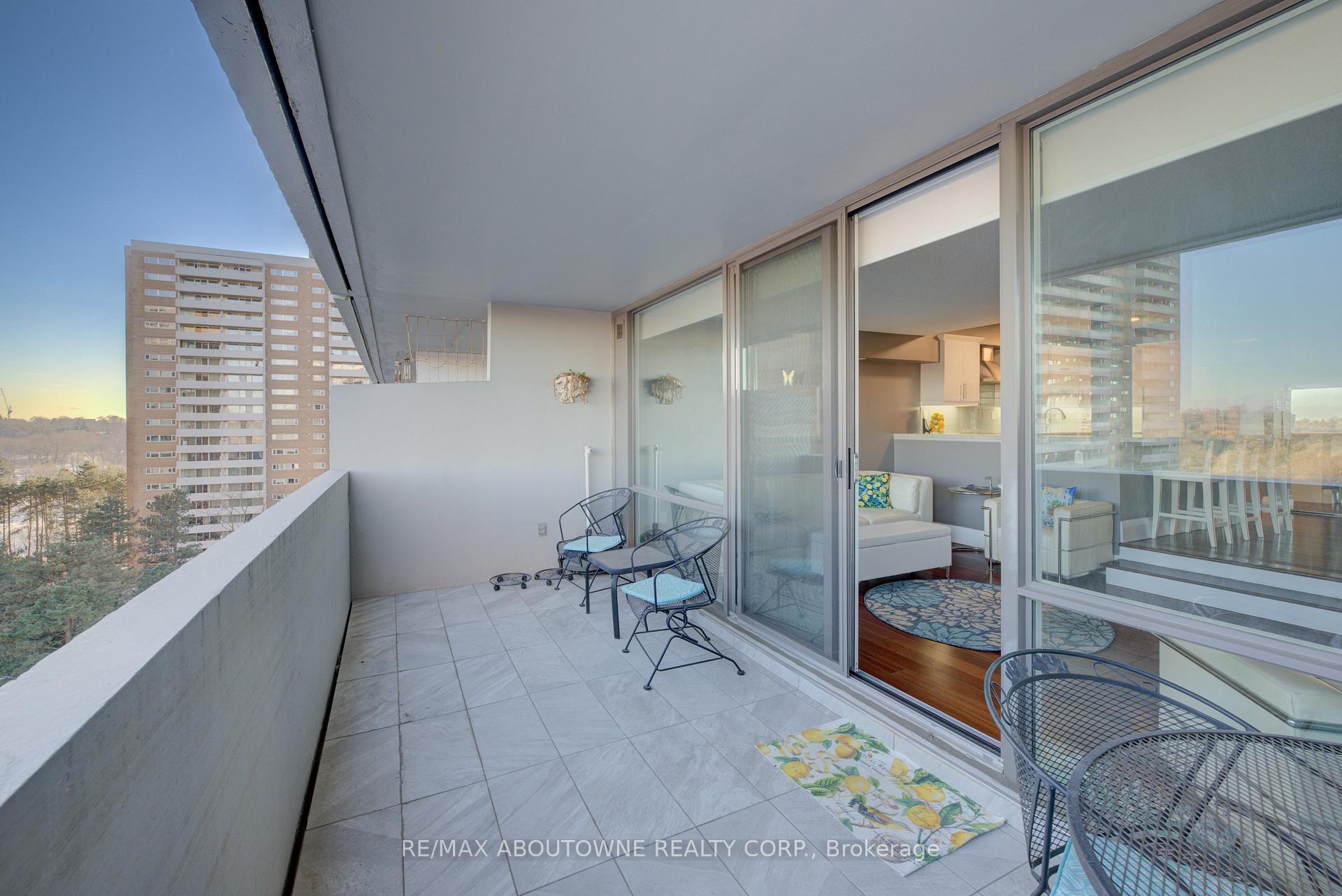 Photo 33 of Unit 1006, 260 Scarlett Road, Toronto, Rockcliffe-Smythe — HOMEH