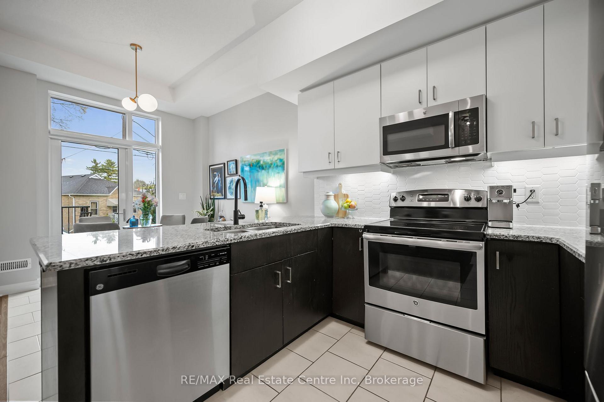 Photo 8 of Unit AT6, 53 Arthur Street S, Guelph, St. Patrick's Ward — HOMEH