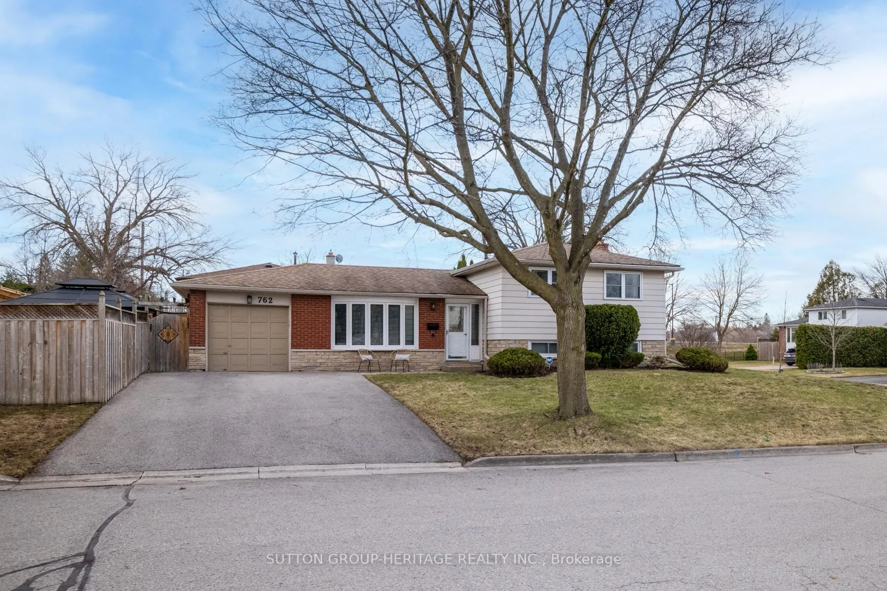 Photo 2 of 762 Clifton Drive, Oshawa, Centennial — HOMEH