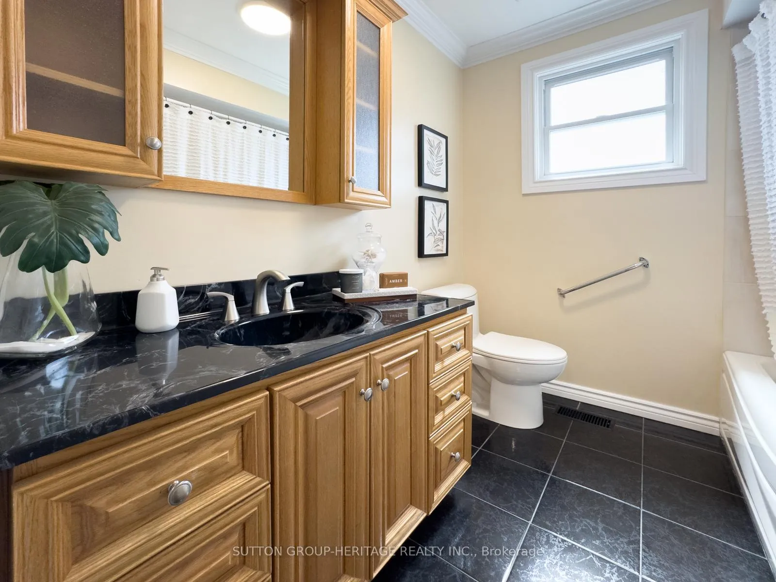 Photo 34 of 762 Clifton Drive, Oshawa, Centennial — HOMEH