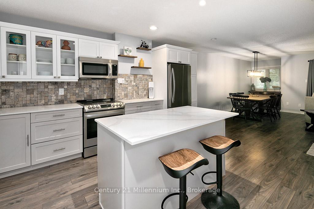 Photo 4 of 545 Oxbow Crescent, Collingwood — HOMEH