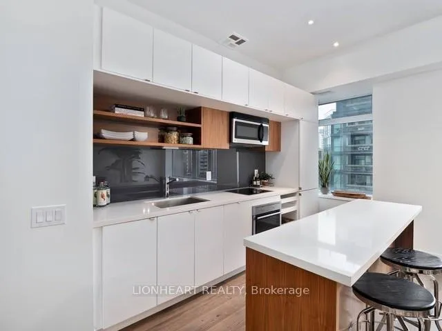 Photo 8 of Unit 605, 111 St Clair Avenue W, Toronto, Yonge-St. Clair — HOMEH