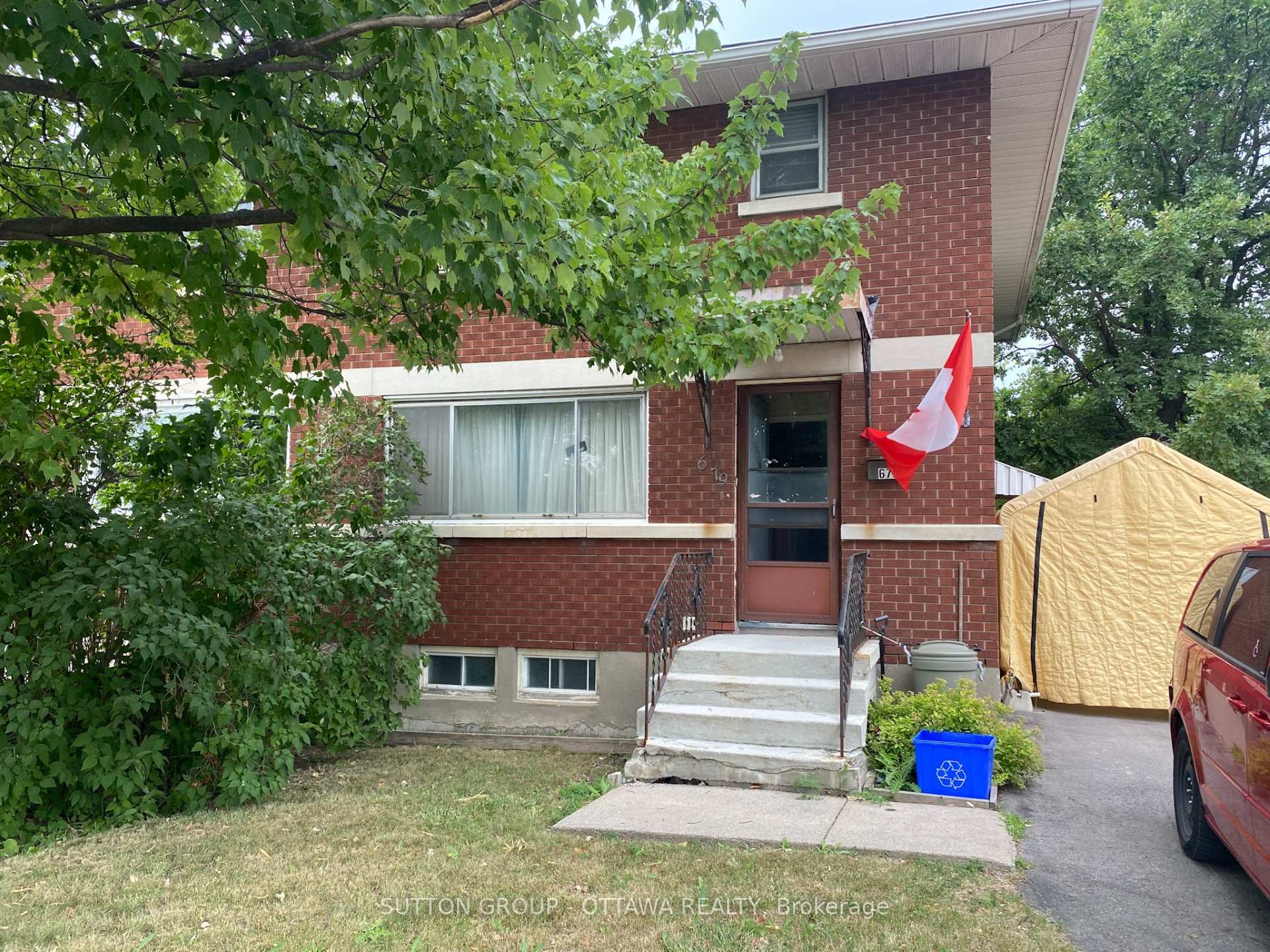 Photo 1 of 679 Smyth Road, Ottawa, Elmvale Acres — HOMEH