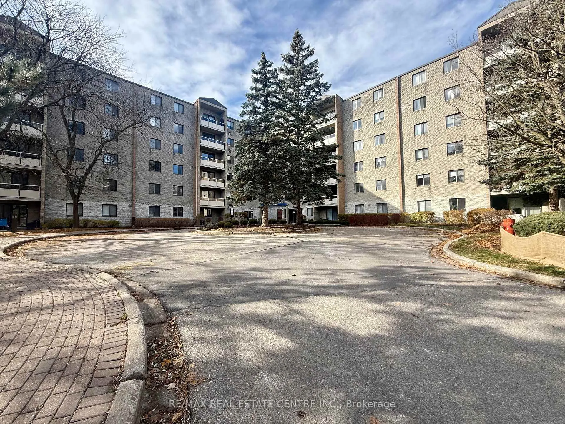 Front of Unit 209, 89 Westwood Road