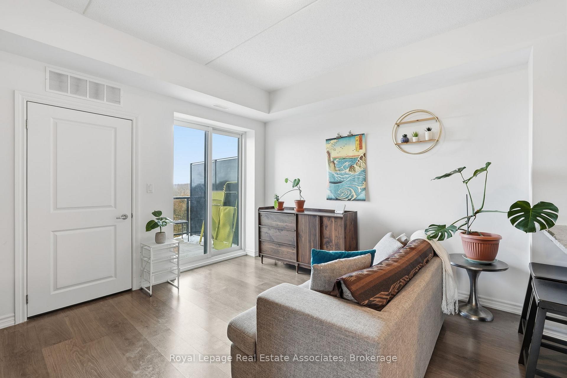 Photo 11 of Unit 410, 1284 Gordon Street, Guelph, Kortright East — HOMEH